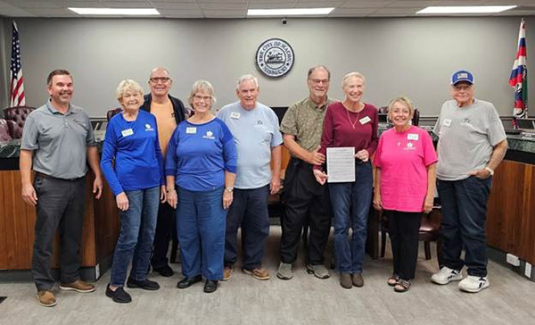 Mayor Tony Petre and members of the Macon-Shelby Master Gardeners at the declaration for Macon-Shelby Master Gardeners’ Day