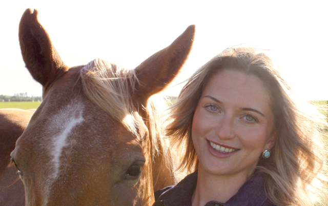 Alena de Acetis with a horse
