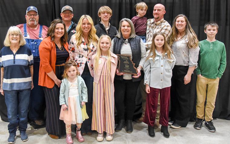 The family of the late Mike Wilson, Pioneer Leader Award winner.