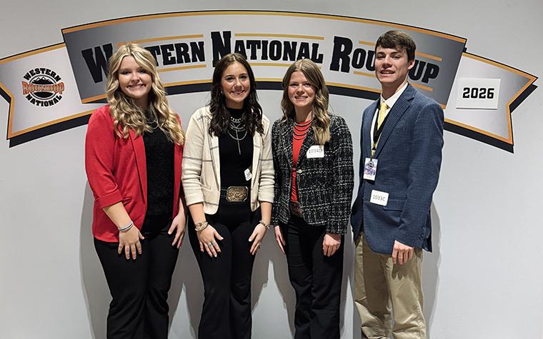 Missouri 4-H livestockjudging team at Western National Roundup