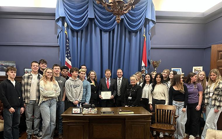 Mo. Lt. Gov. at the Capitol with visiting youths from Camden County