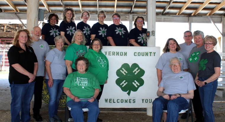 Vernon County 4-H Alumni Association members.