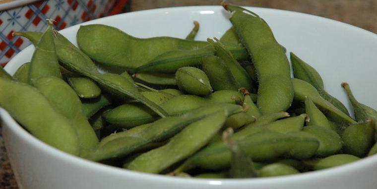 A popular and nutritious snack food in Japan, edamame is catching on in the U.S. Jon 'ShakataGaNai' Davis