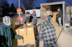 The Monroe City Food Pantry, MU Extension in Monroe County and the North East Community Action Corporation’s Monroe County office joined forces to provide food boxes to families in need in Monroe and Shelby counties. Photo courtesy of the Monroe County Ap
