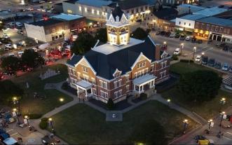 Perryville courthouse at night