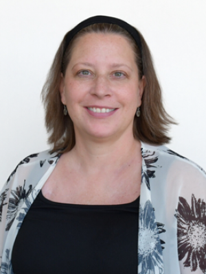 Amy Larson 2025 portrait