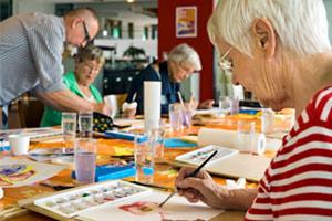 people learning watercolor