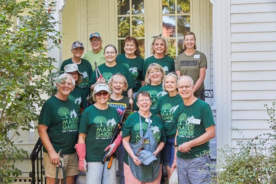 Volunteer Extension Master Gardeners at the Harry S Truman National Historic Site. Photo courtesy of Master Gardeners of Greater Kansas City.