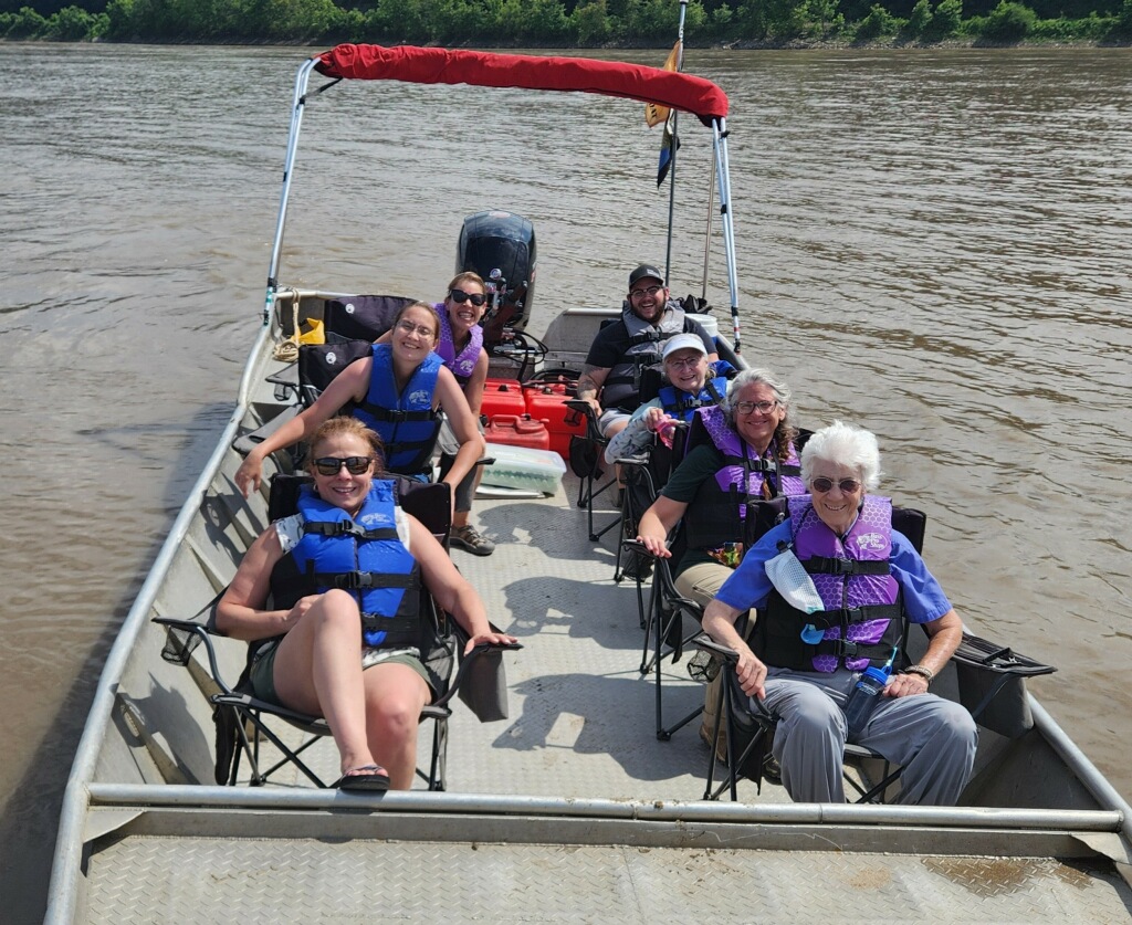 Learning about the health of the Missouri River with Missouri River Relief. Photo by Kitty Peer.