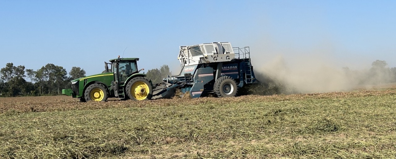 Peanut combine